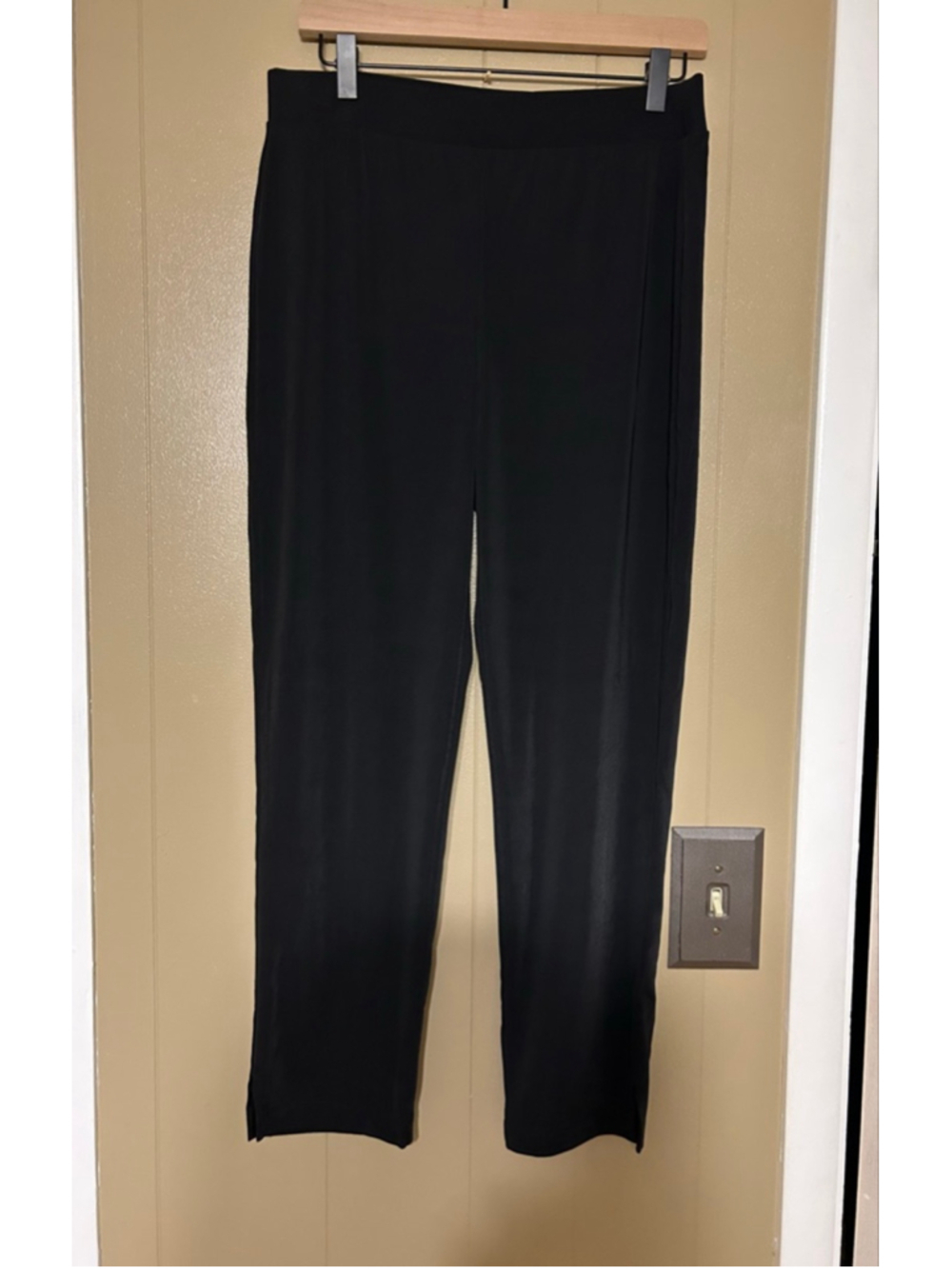 Chico's Black Easywear Slim Ankle Crop Pants Women’s Size 1 (Medium)